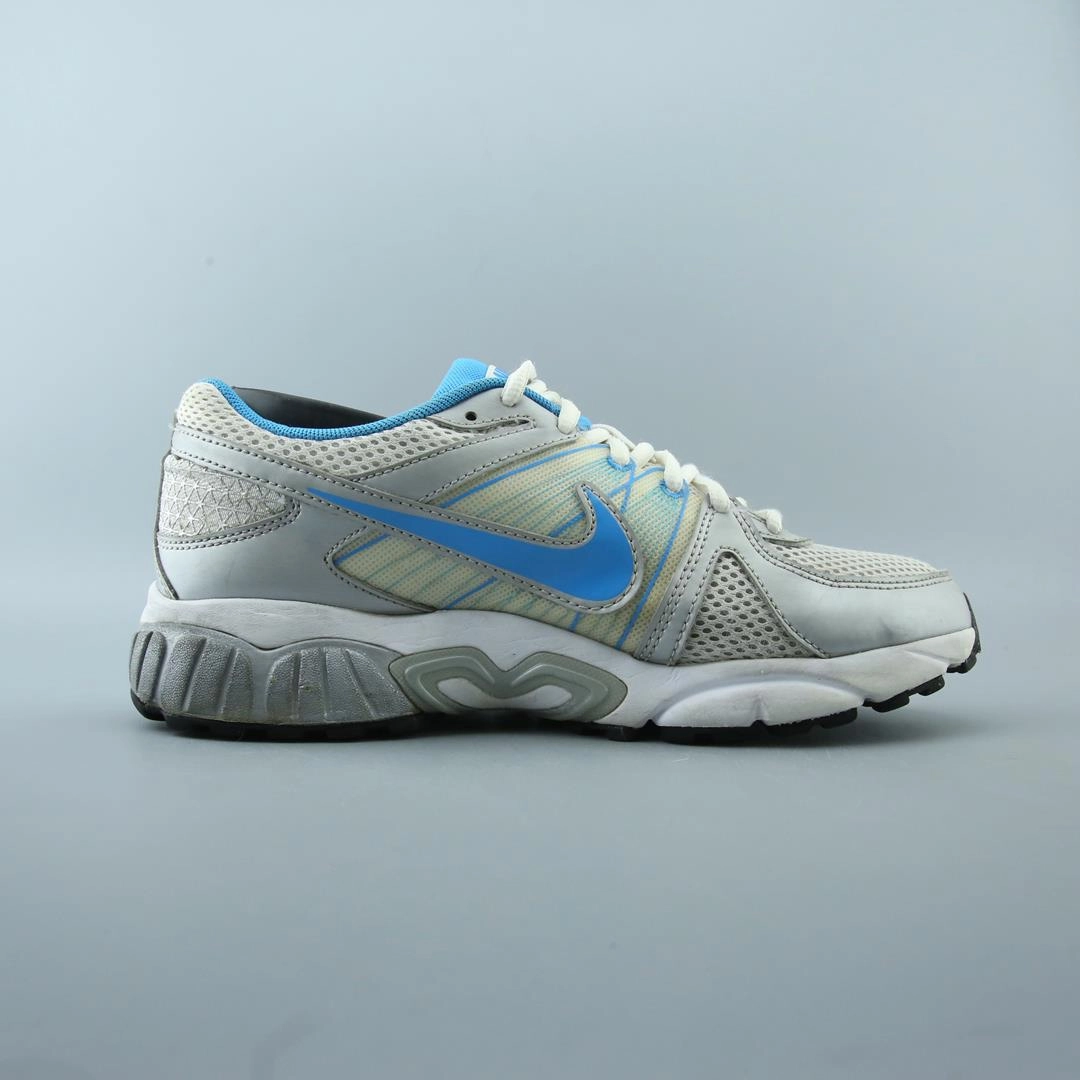 NIKE AIR MAX MOTO 9 Running Shoes With Laces