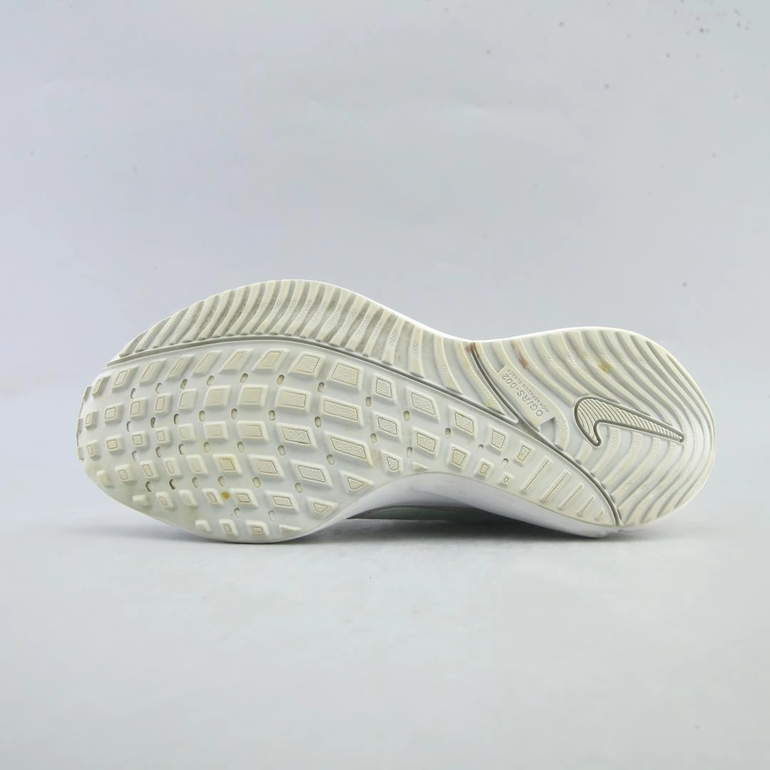 NIKE AIR ZOOM VOMERO 16 Best Shoes For Running Sprints