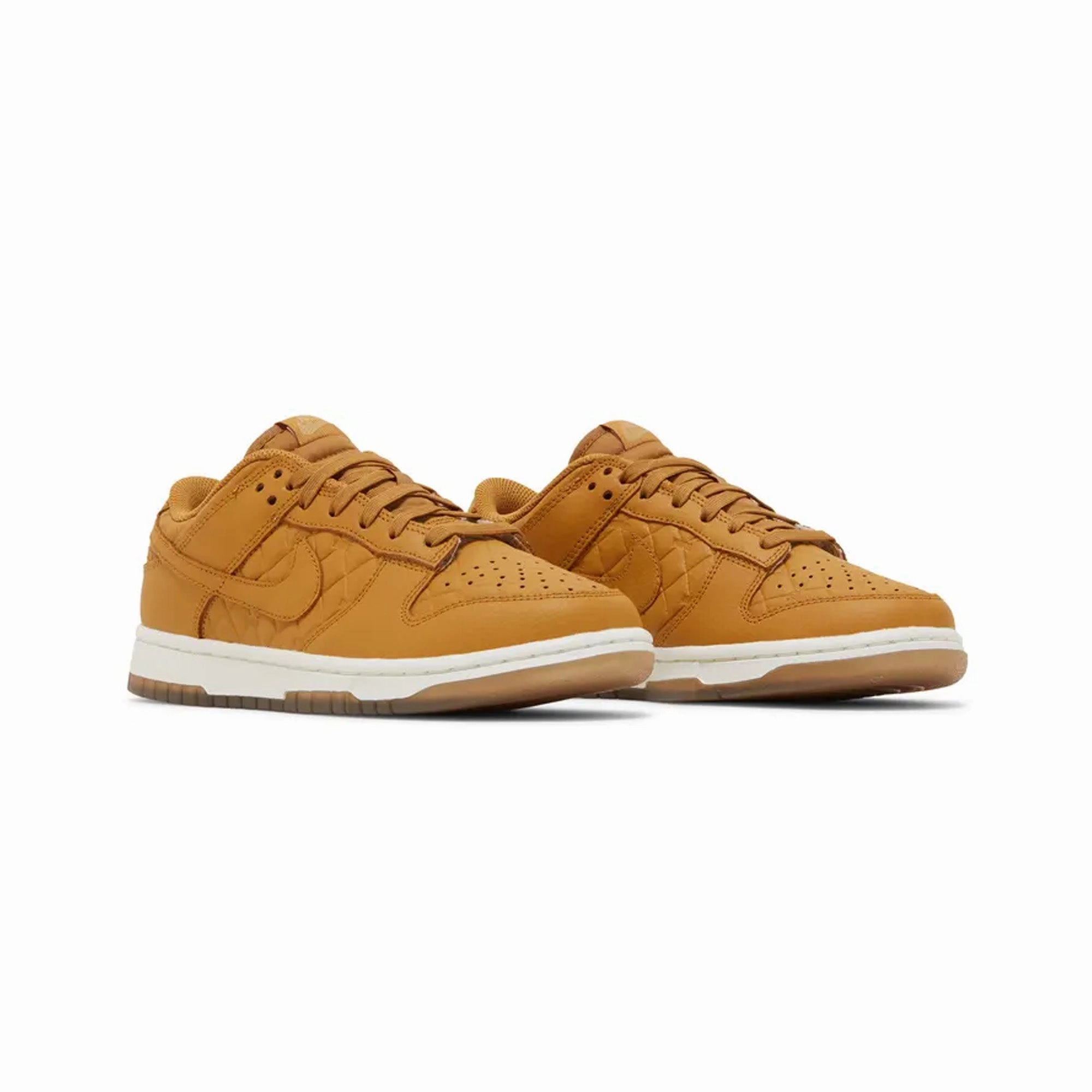 Nike Foamposite Shoes Nike Dunk Low Quilted 'Wheat' W (2022)