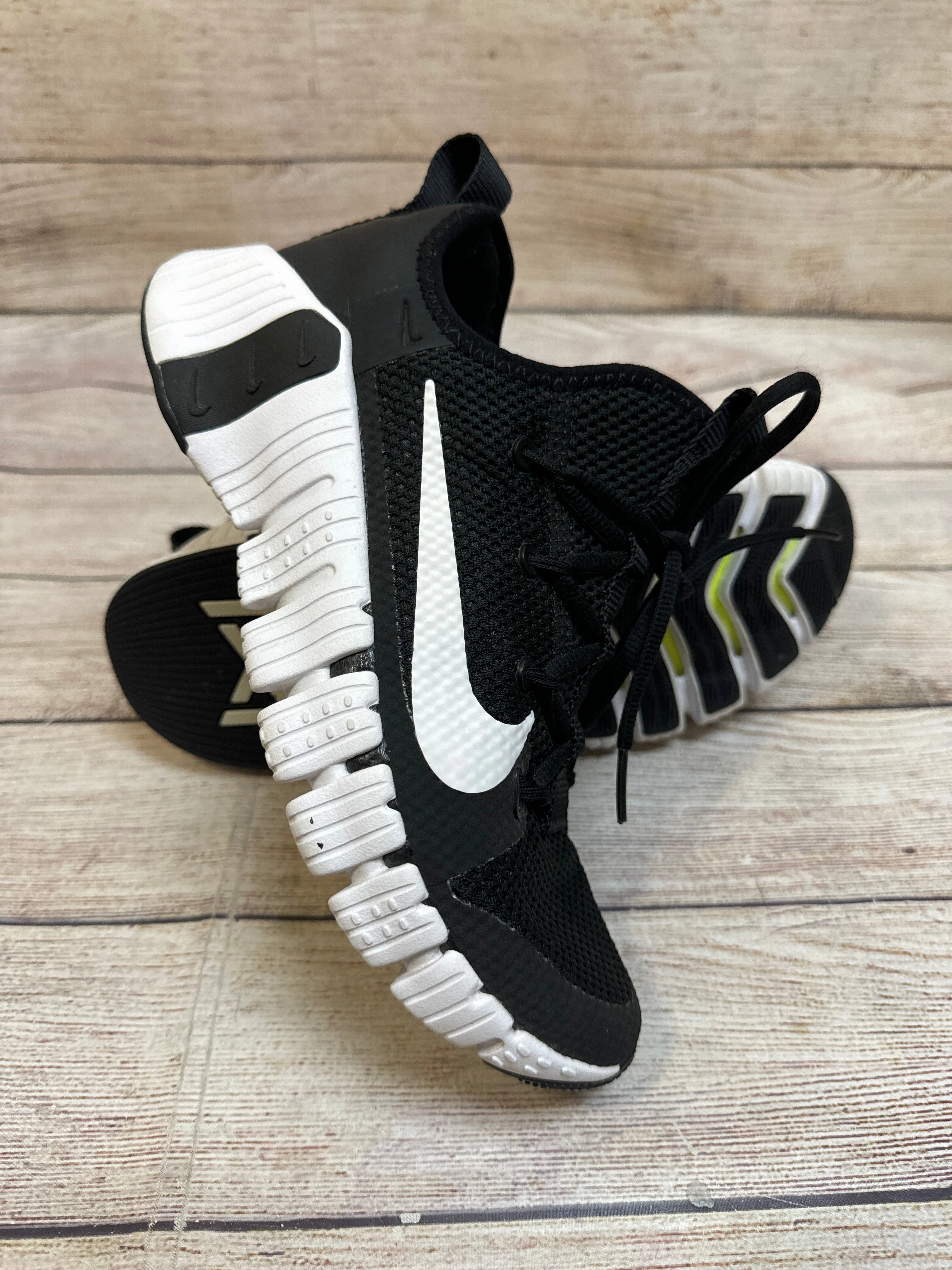 Shoes Athletic By Nike In Black & White, Size: 7 Nike Shoes For Overpronation