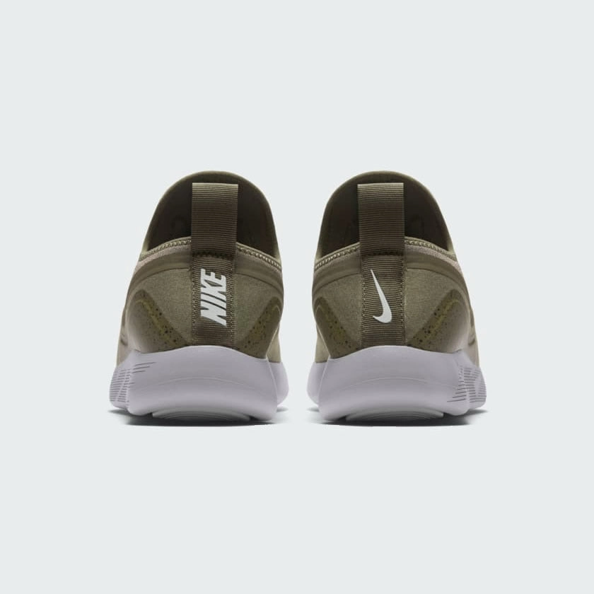 Nike Lunarcharge Essential 923619 200 Nike Roshe Run Shoes