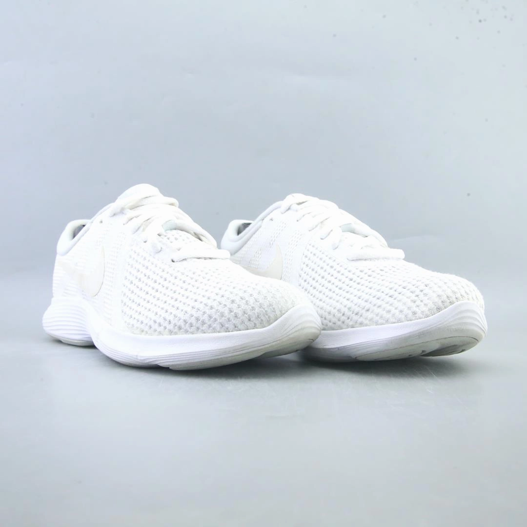 NIKE REVOLUTION 4 Best Street Running Shoes