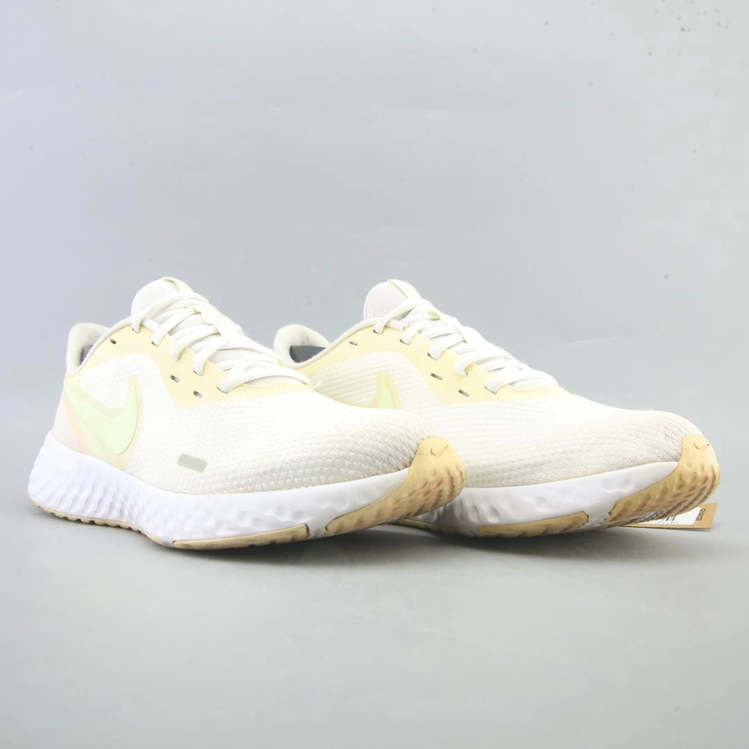 NIKE REVOLUTION 5 Top Waterproof Running Shoes