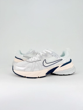 University Of Michigan Nike Shoes Nike V2K Run