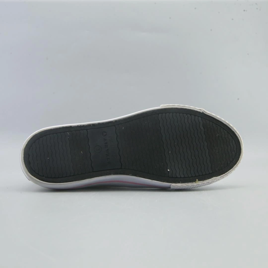 Basic Sneakers AIR WALK .