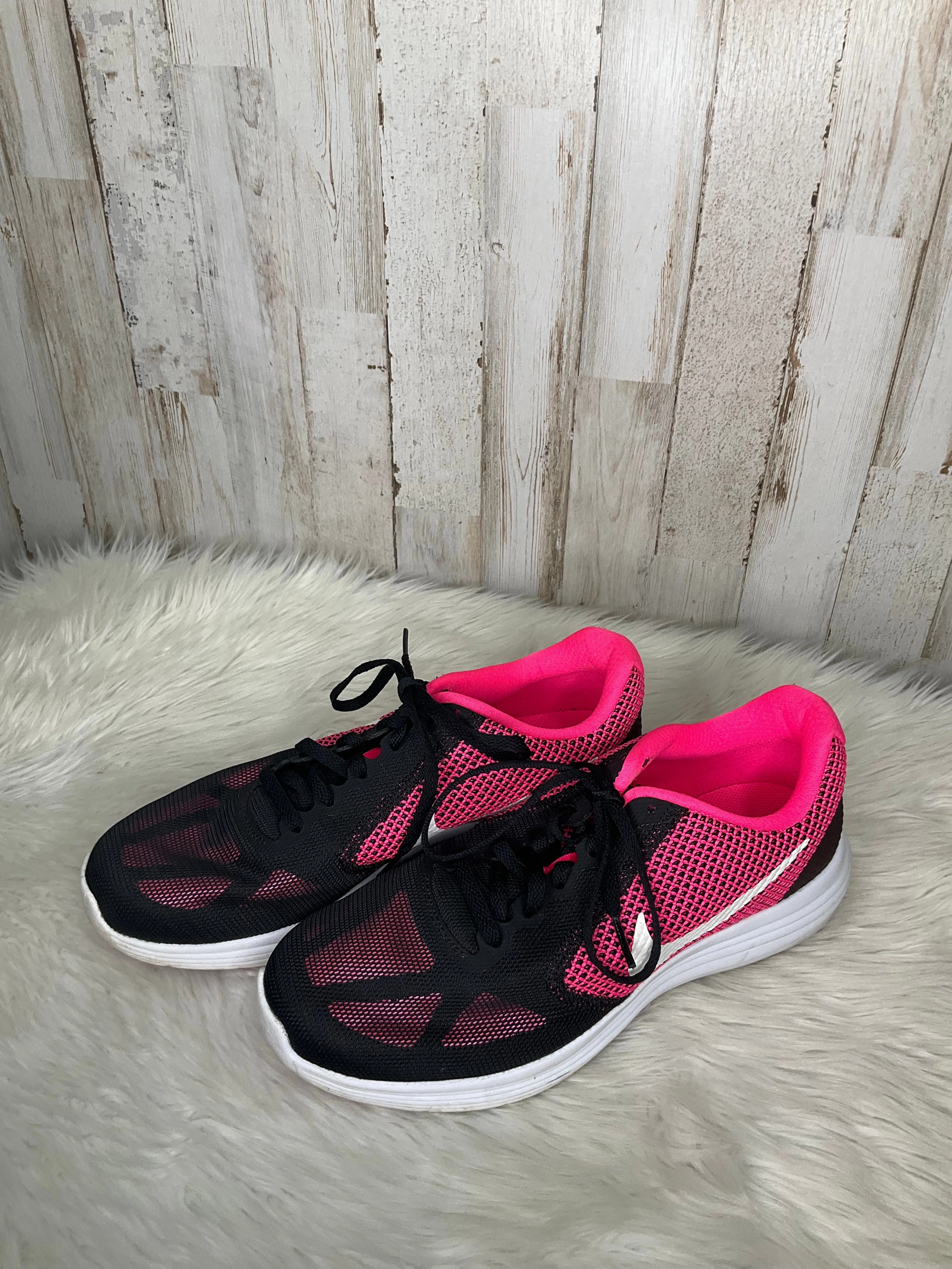 Pink Shoes Athletic Nike, Size 9 Nike Sport Shoe