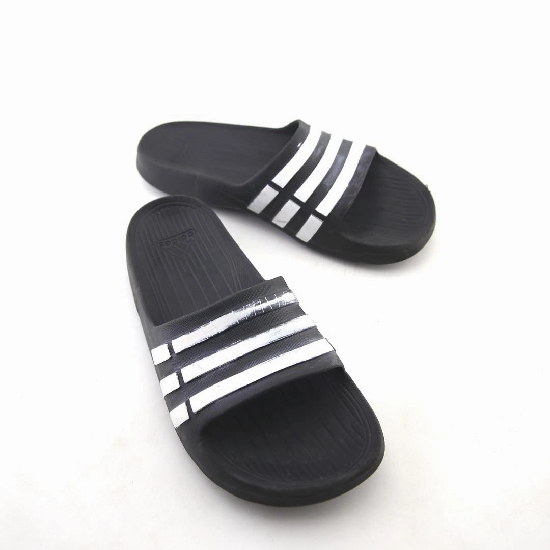 Guest Slippers ADIDAS .