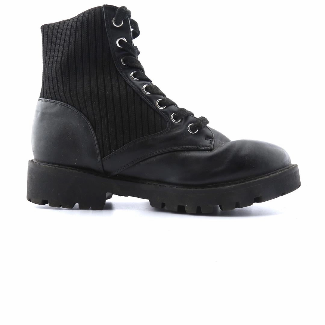 Popular Casual Shoes AMERICAN BRAND .