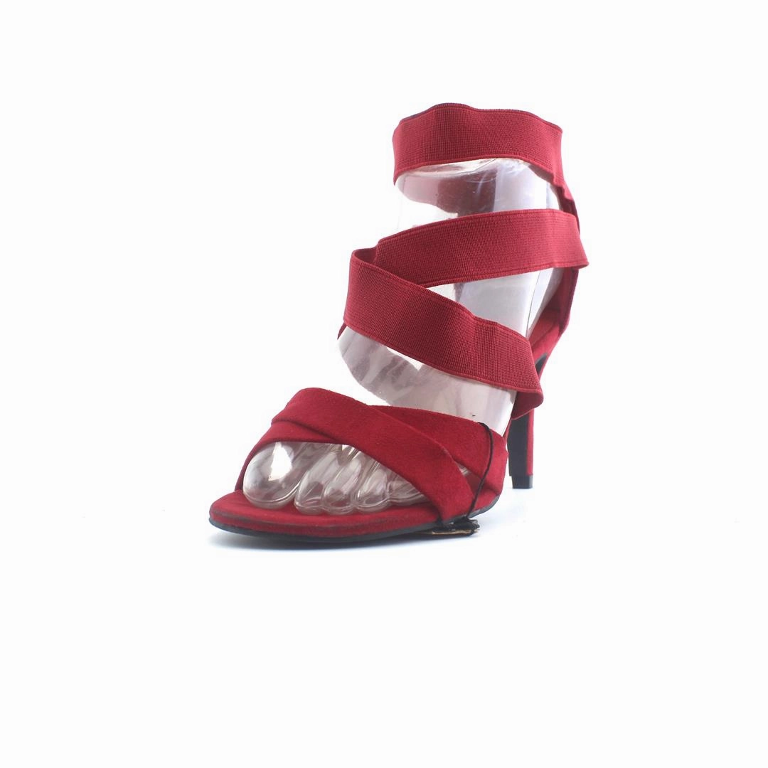 Working Out In High Heels GRACELAND  .