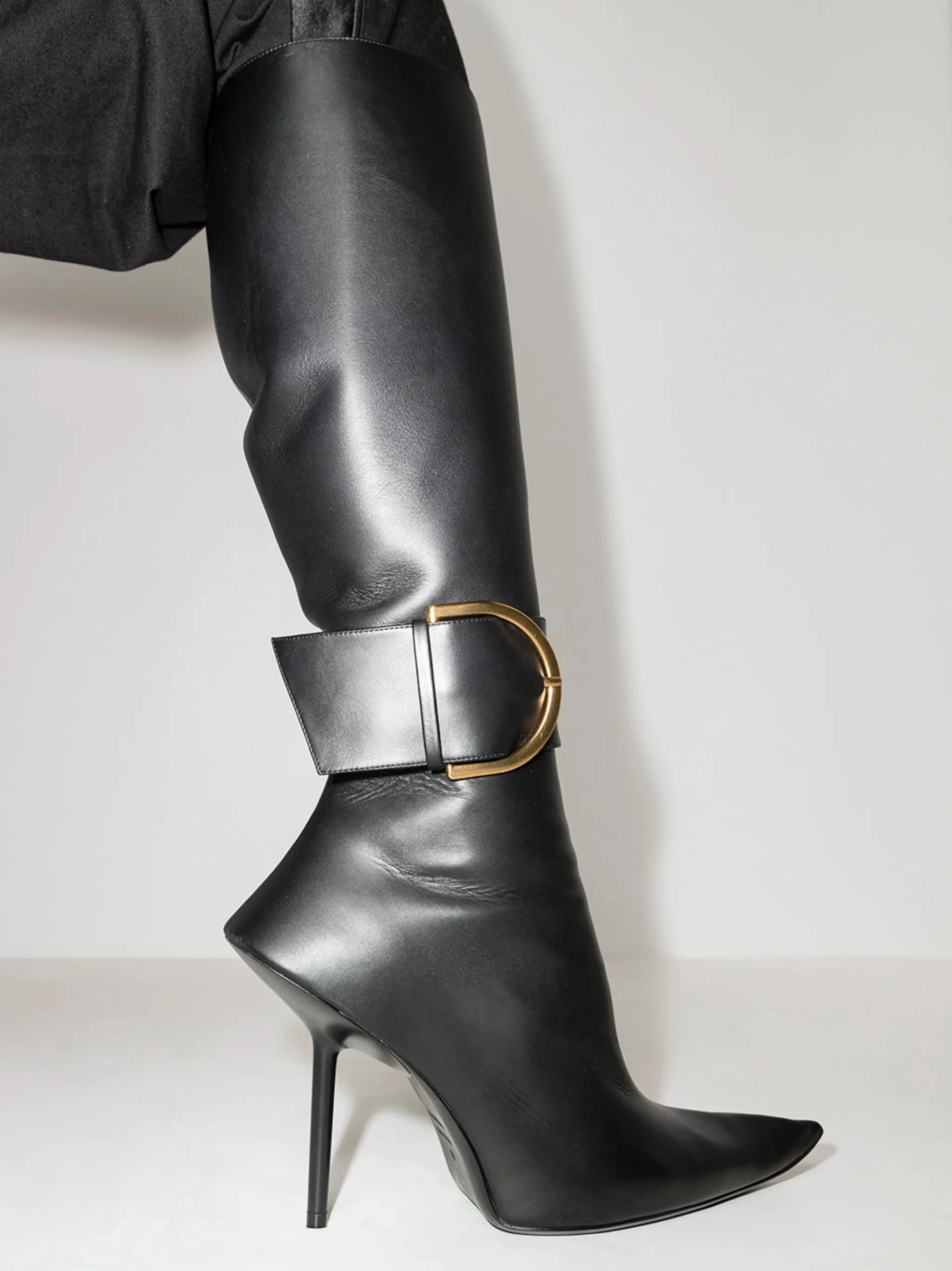 Essex 110mm knee-high boots Clarks Chukka Desert Boots