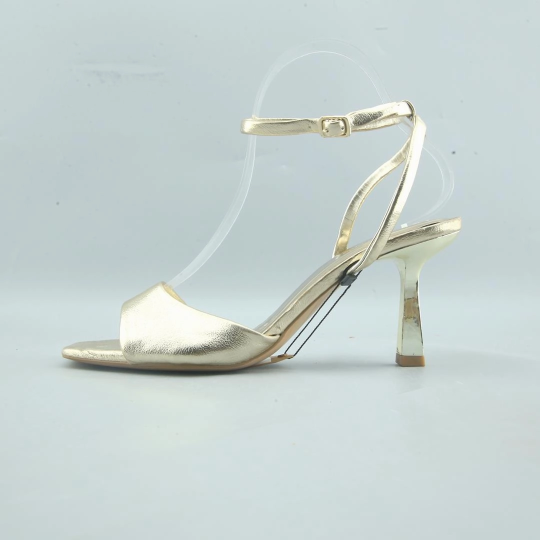 Braden Knee High Block Heel Boots STRADIVARIUS .