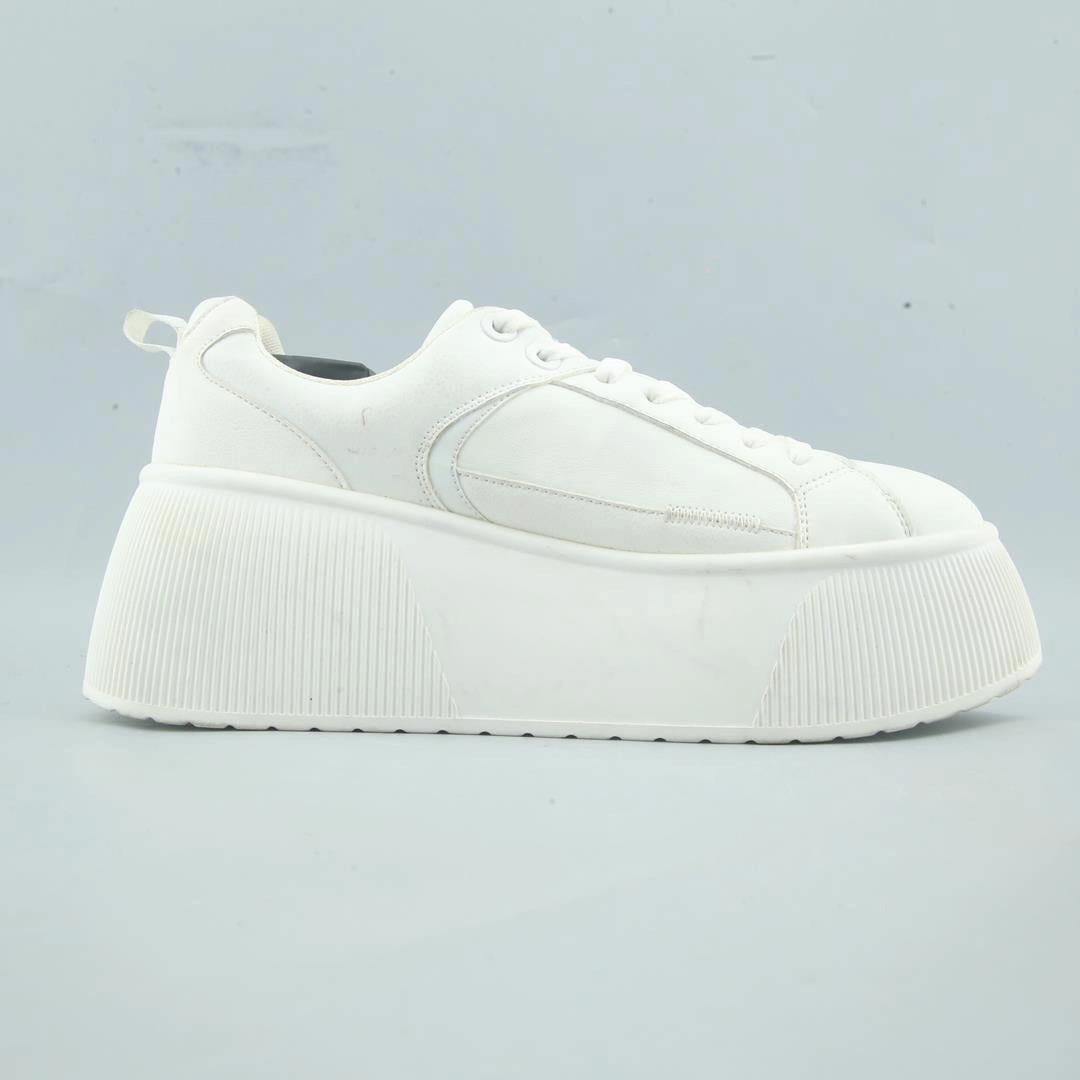 STRADIVARIUS . Fred Perry Casual Shoes