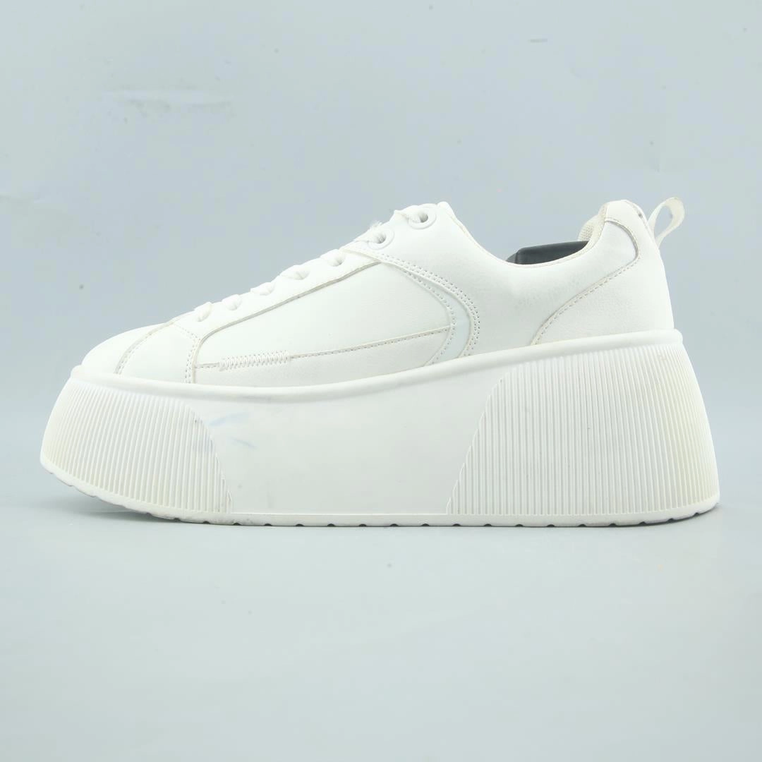 Casual Sneakers STRADIVARIUS .