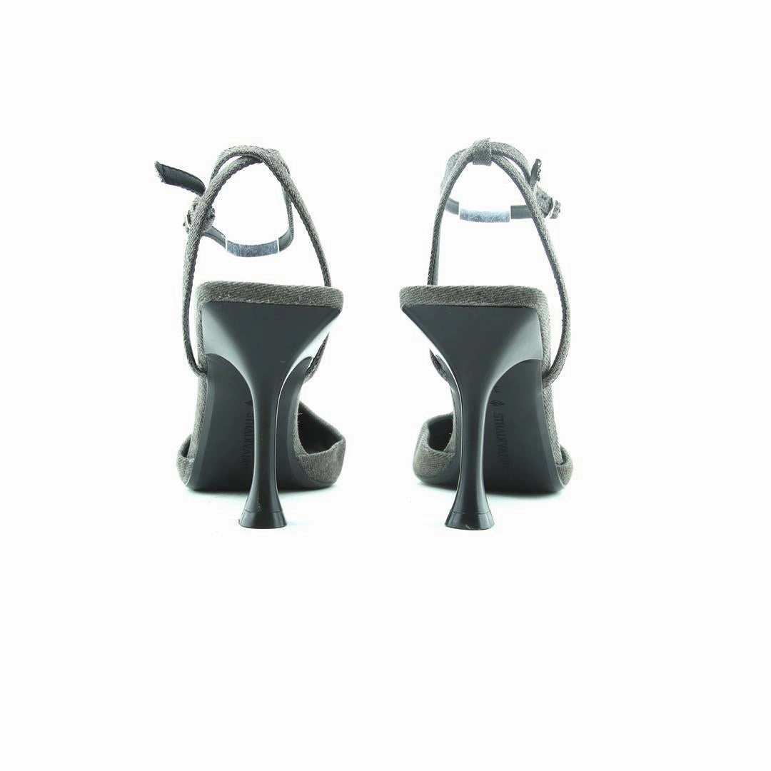 STRADIVARIUS . Big Booty In High Heels