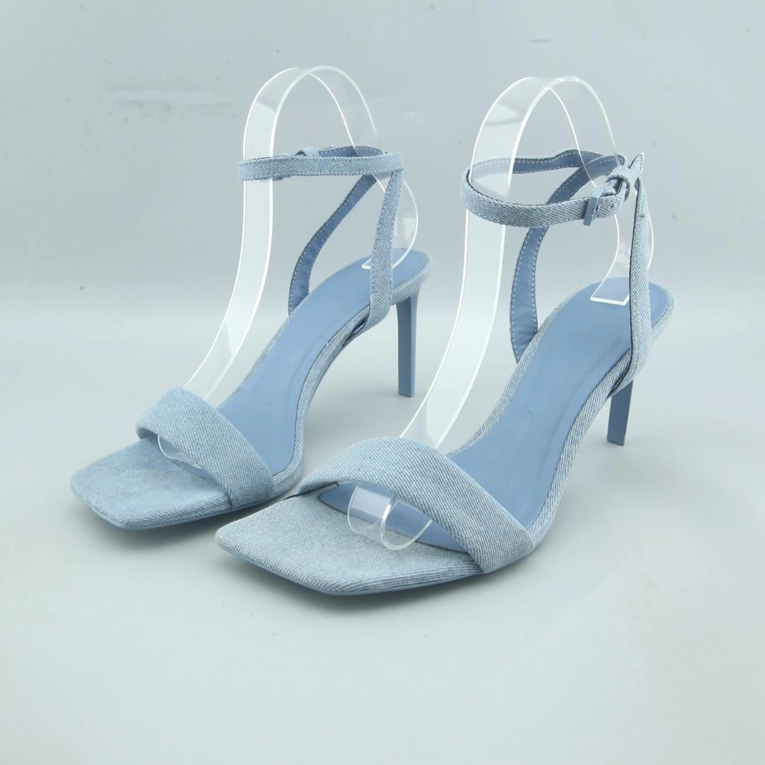 STRADIVARIUS . High Heel Cupcake Cake