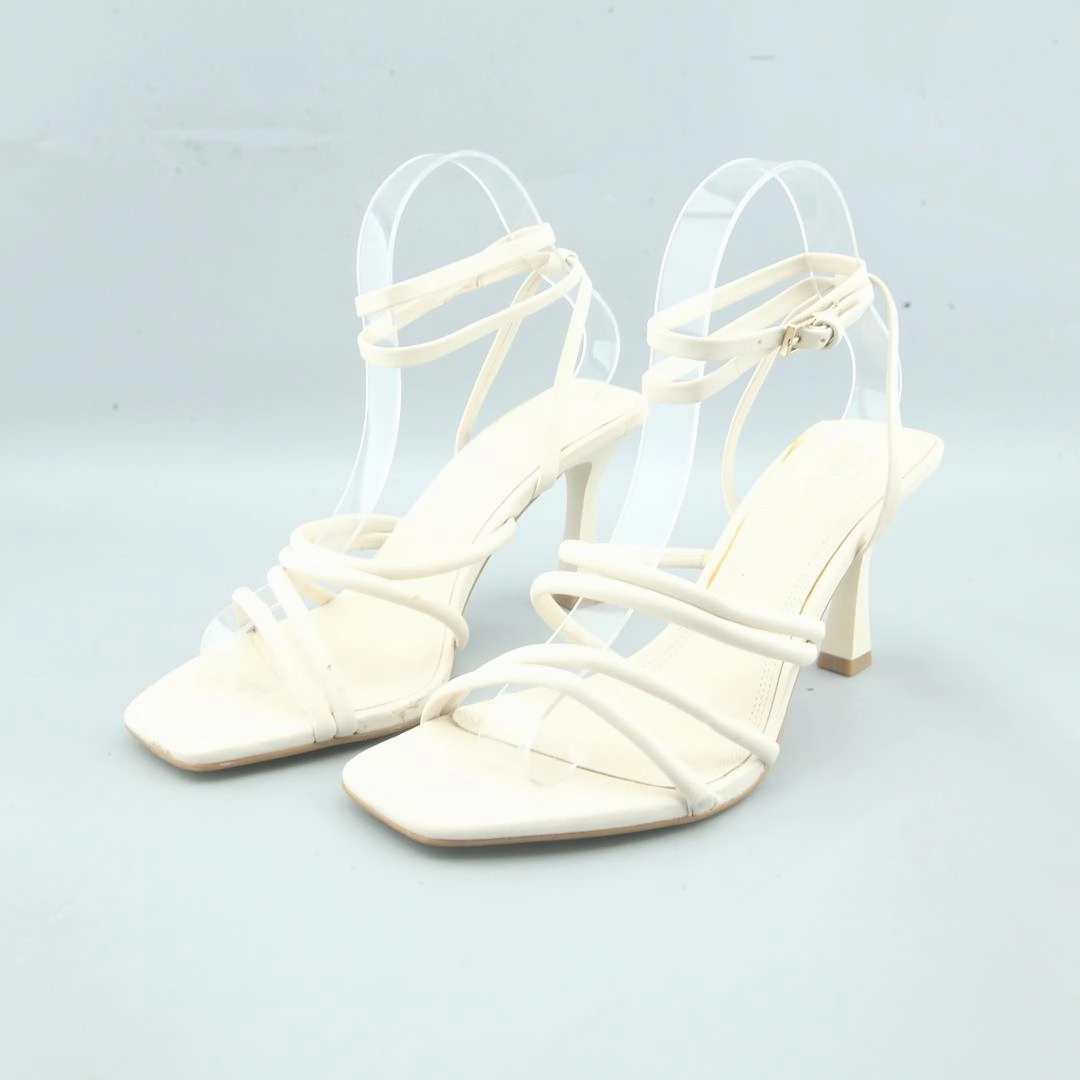STRADIVARIUS . High Heel Mary Jane Shoes