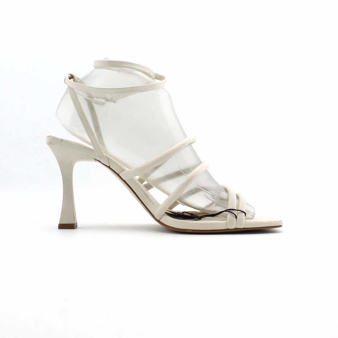 Knee High Boots 2 Inch Heel STRADIVARIUS .