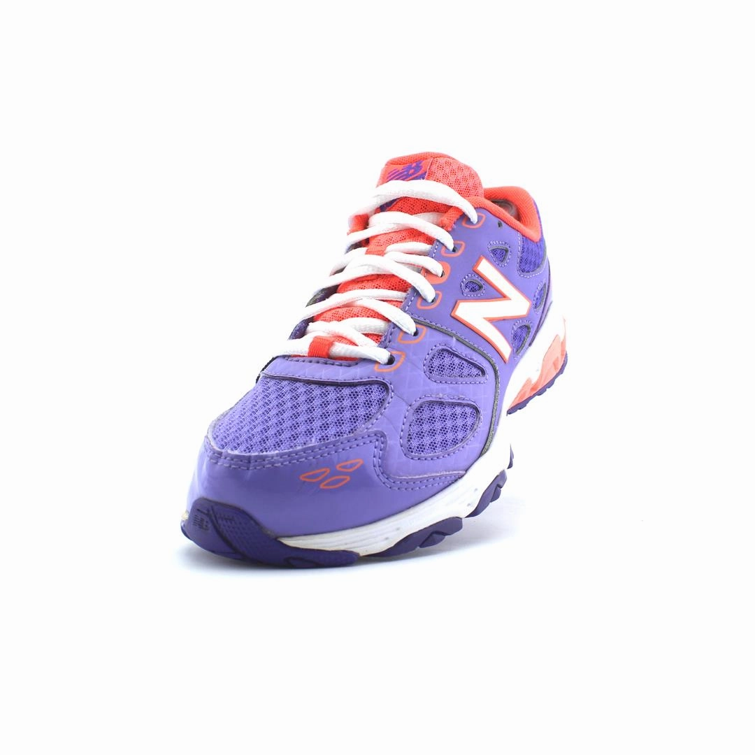 New Balance 530 Size 5 Women's NEW BALANCE 680V3