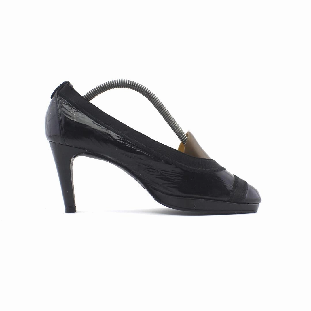 High Heel Cake STUART WEITZMAN .