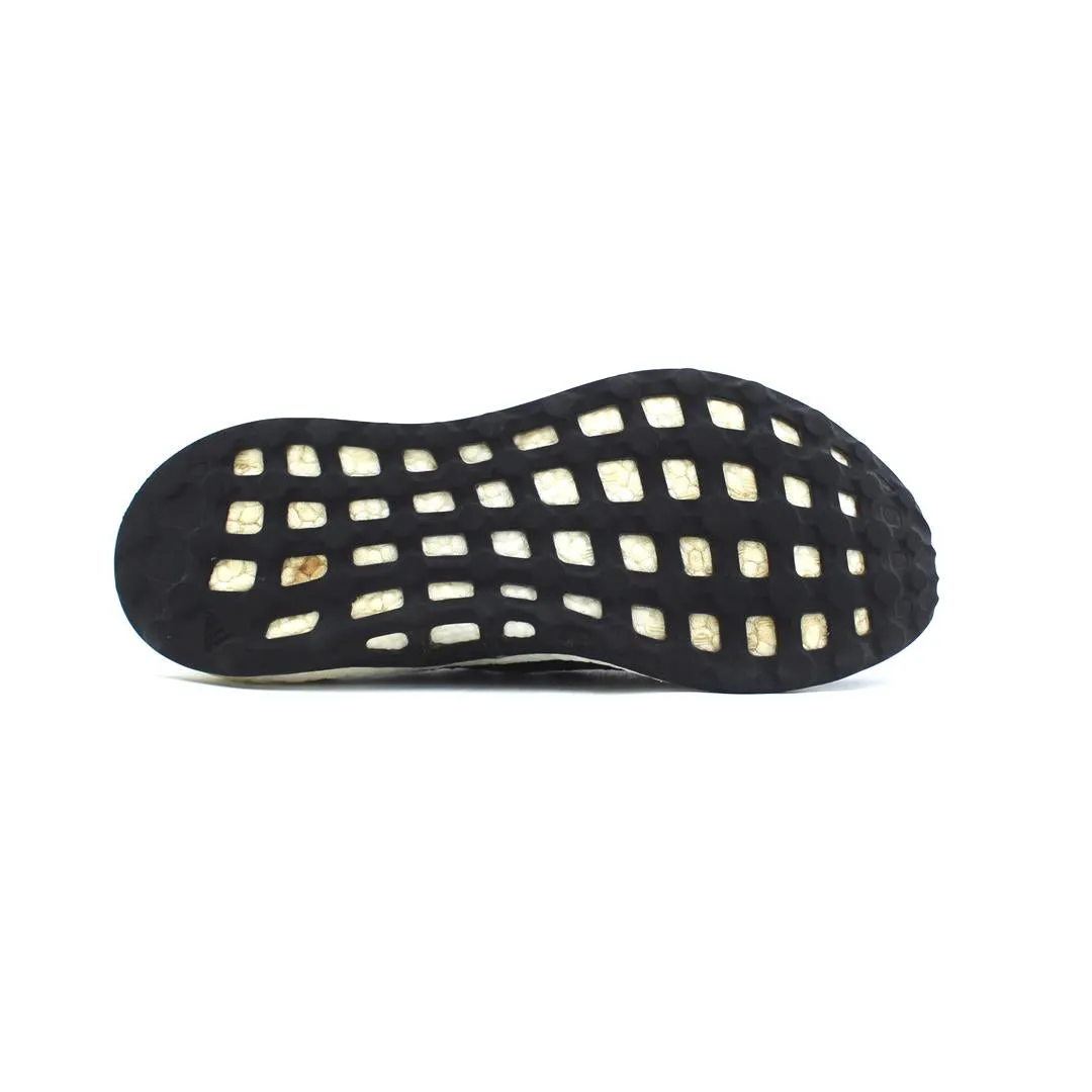 ADIDAS . Mens Running Shoes For Sale