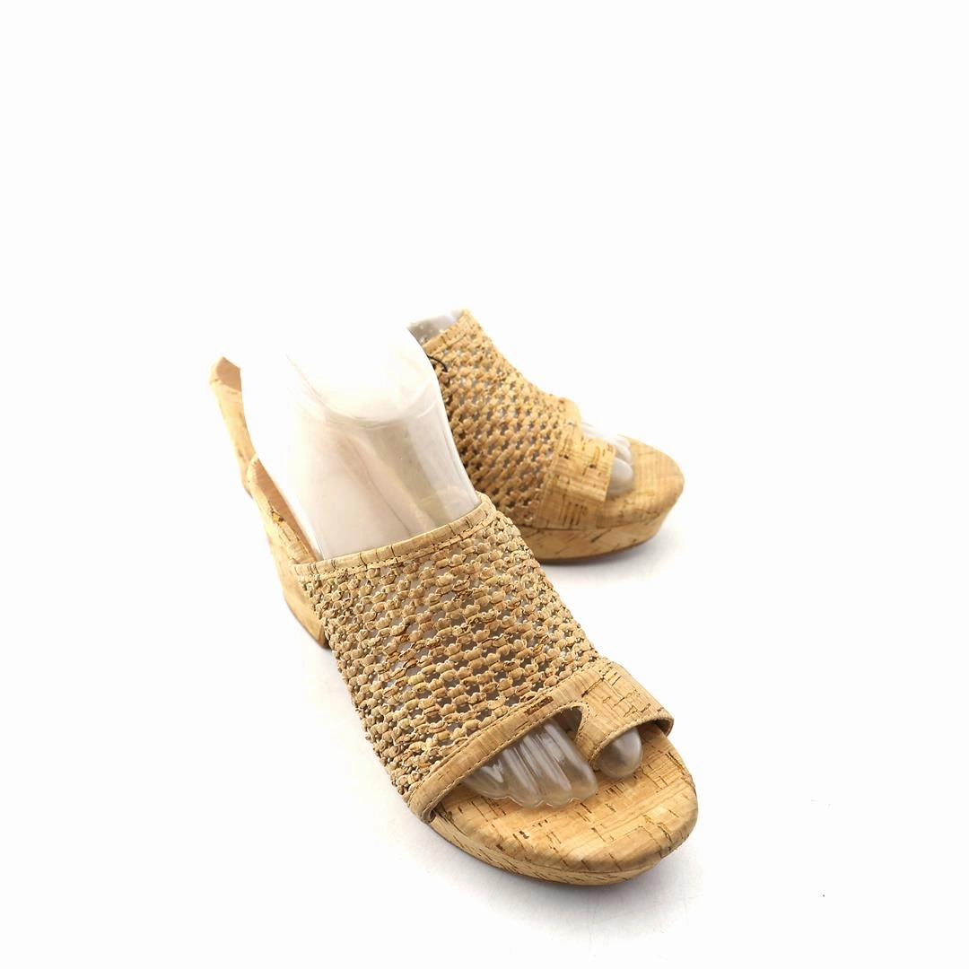 Sex Videos In High Heels BARE TRAPS FLOSSEY