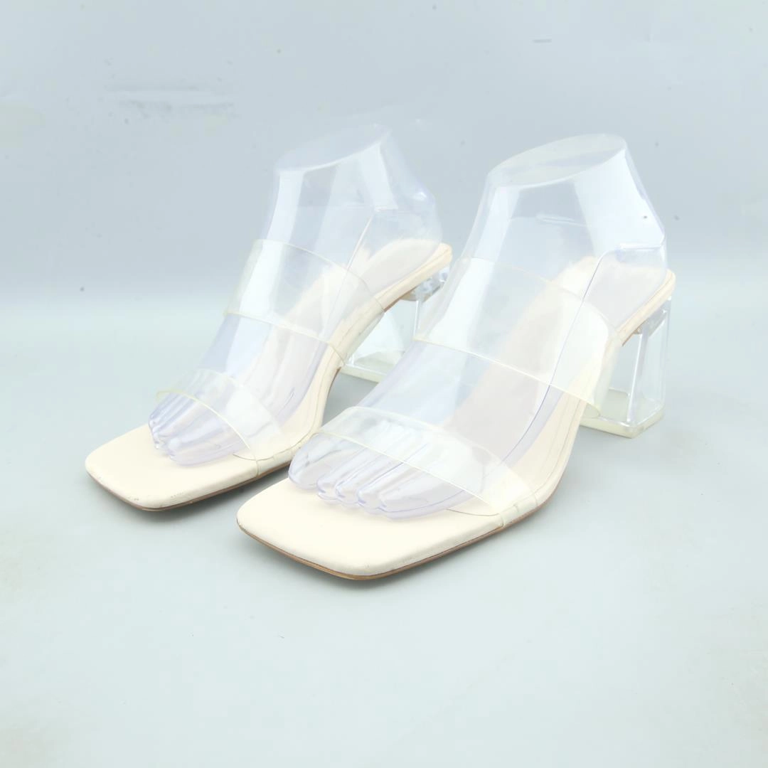 Hot With High Heels PULL & BEAR .