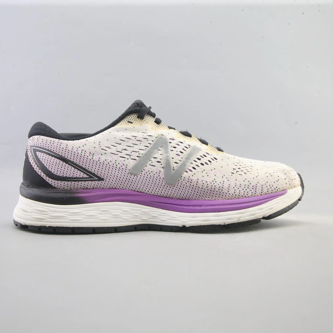 NEW BALANCE 880V9 Black Gold And White New Balance