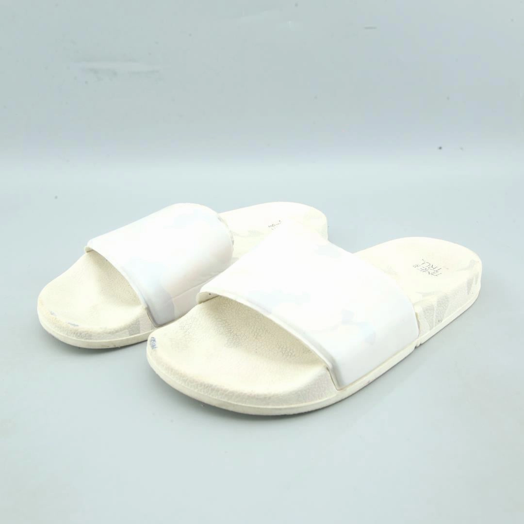 Disposable House Slippers TIME AND TRU .