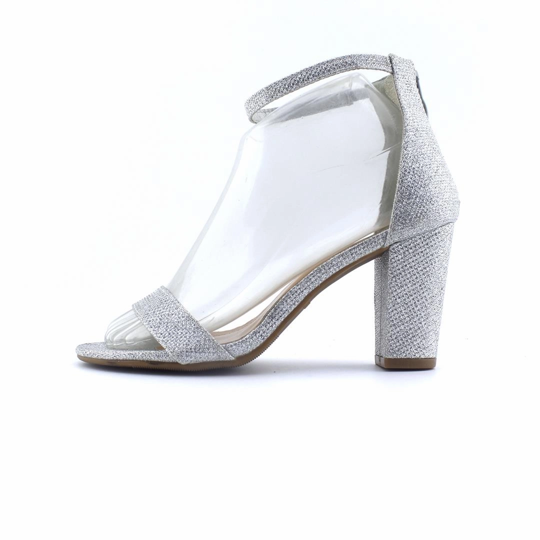 TOP MODA . Thigh High Stockings And Heels