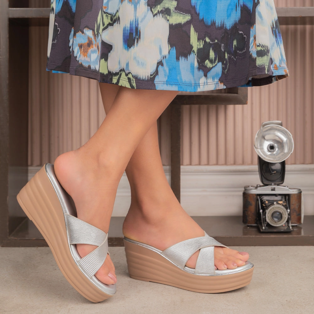 Tresmode Kuget Silver Women's Dress Wedge Sandals Sandals Royal Bahamian In Nassau