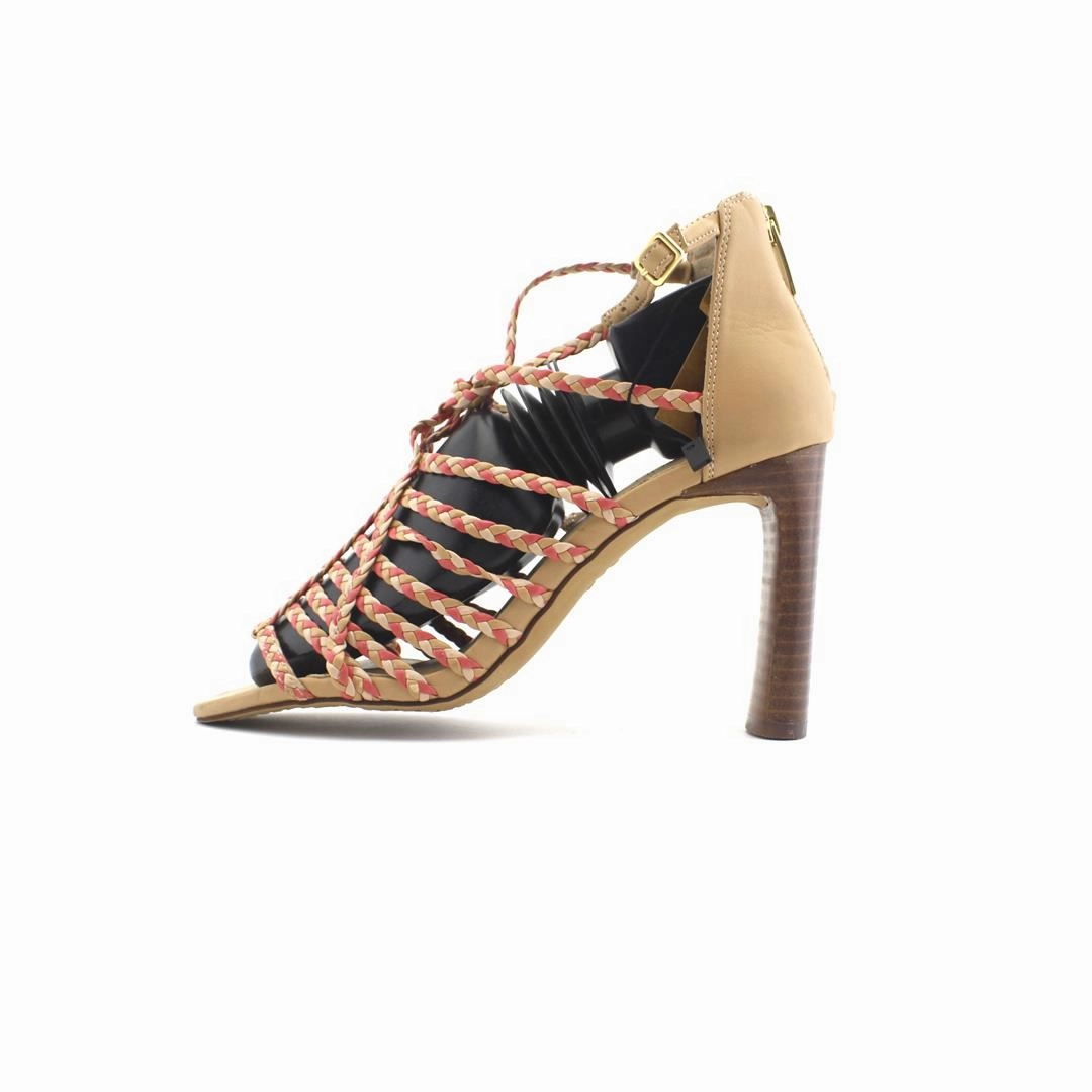 VINCE CAMUTO . High Heels And Jeans