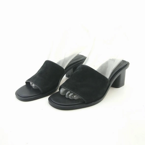 VINCE DONNA Models In High Heel Shoes