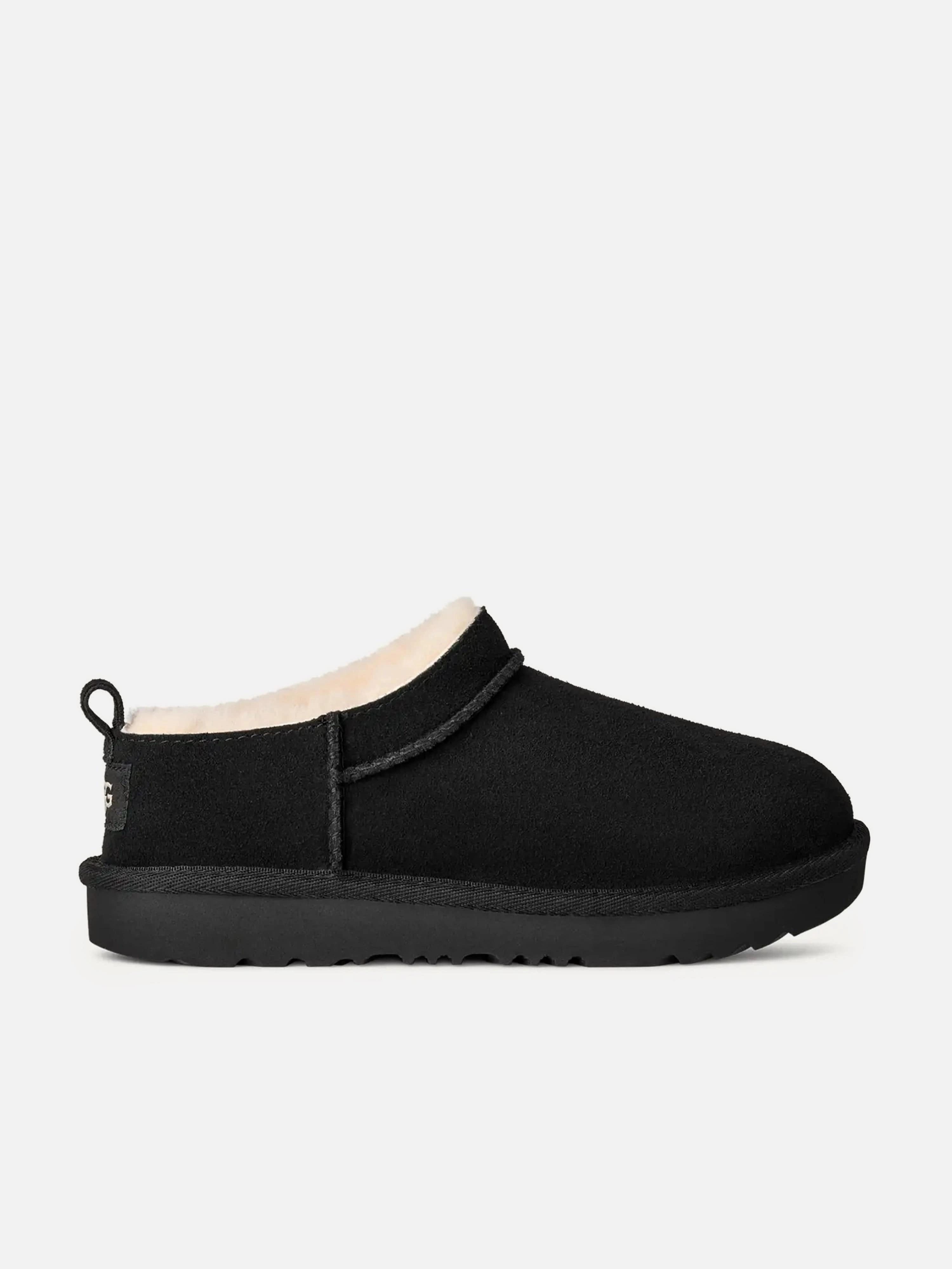 Slides Adilette UGG Kids Classic Micro Slippers in Black