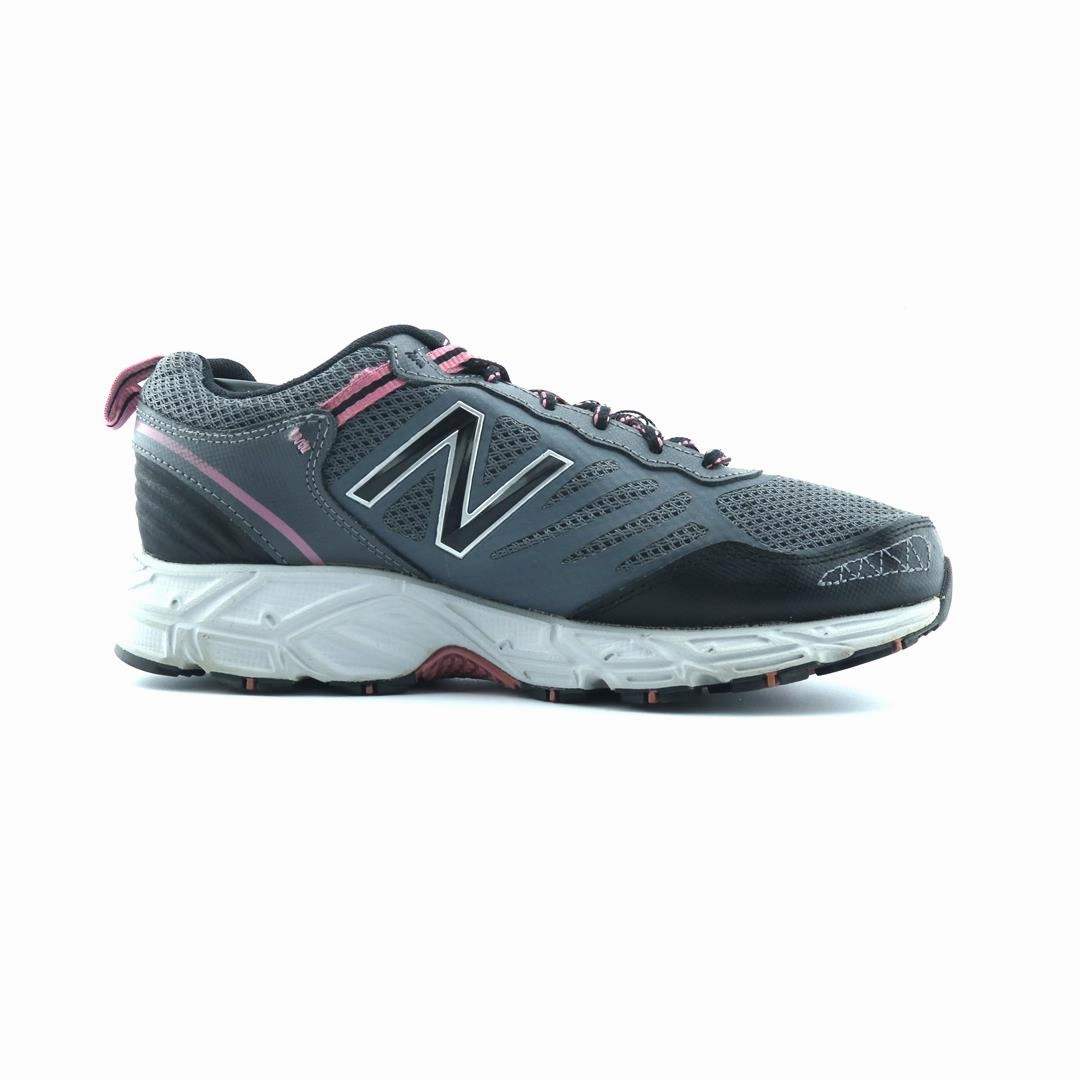 New Balance Women 9060 NEW BALANCE 573