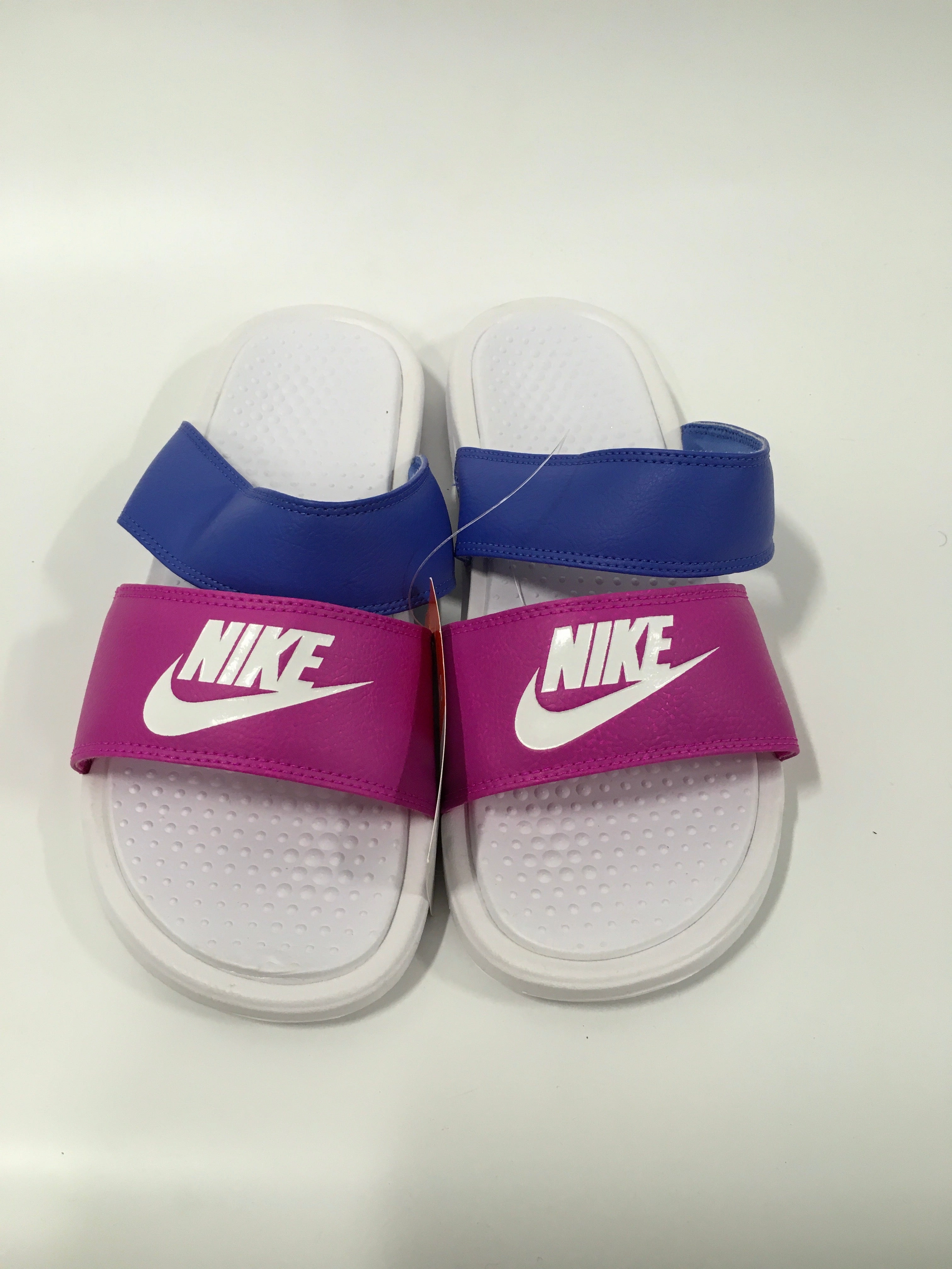 Nike Shoes For Overpronation White Shoes Flats Other Nike, Size 10