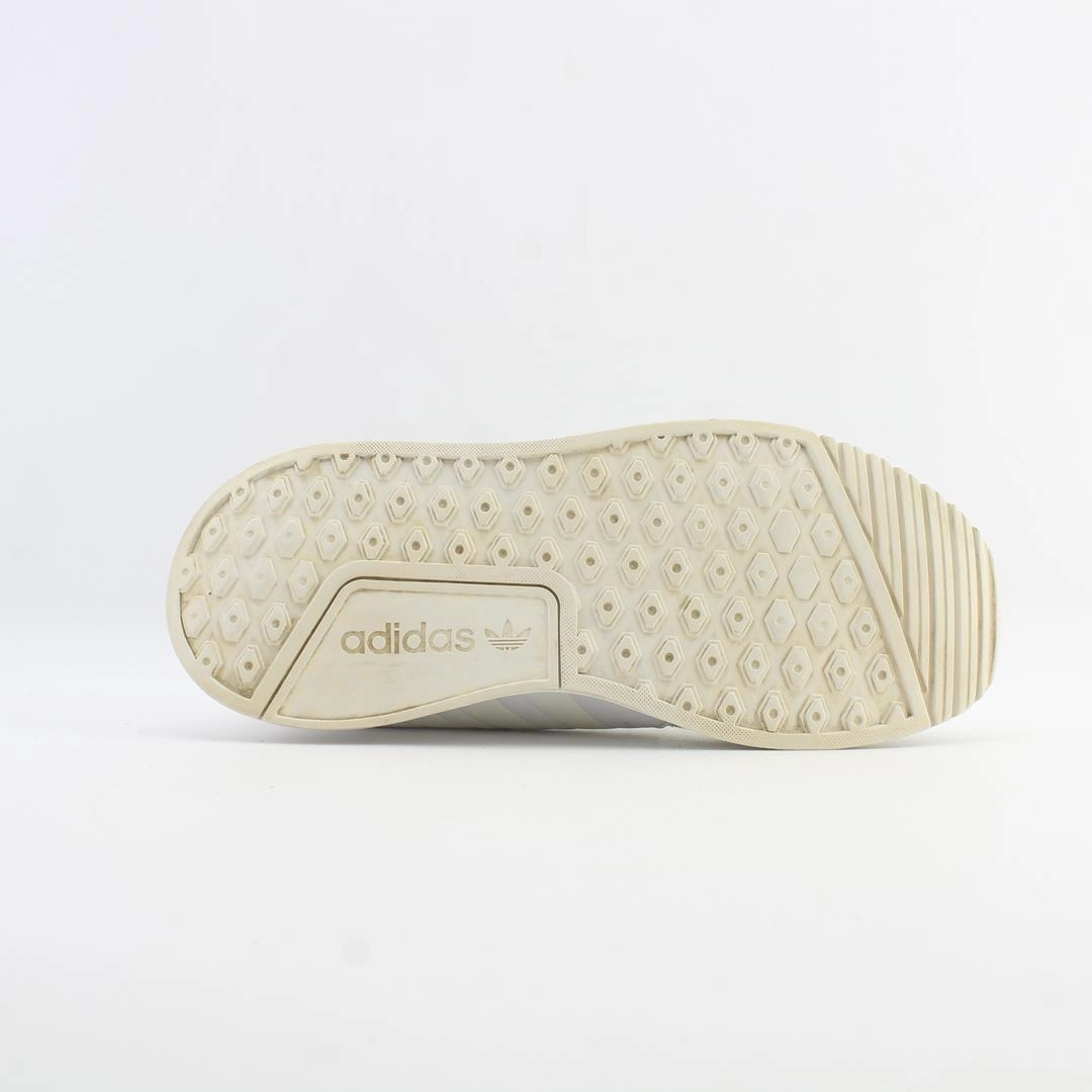 ADIDAS . Running Shoe Store Gait Analysis 3d Foot Scan 2024