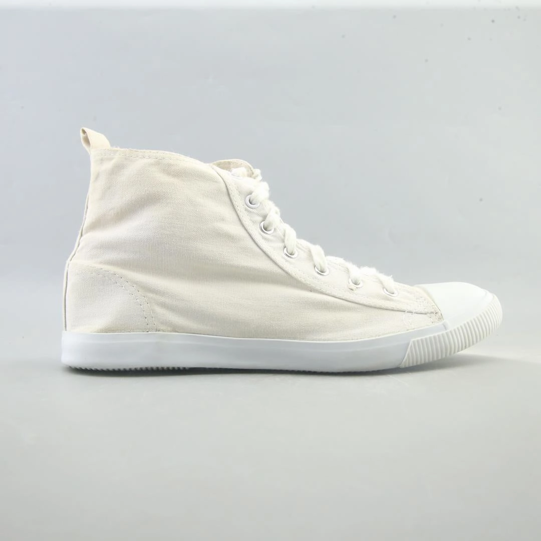 DIVIDED . Width Wide Numeric Size Casual Shoes