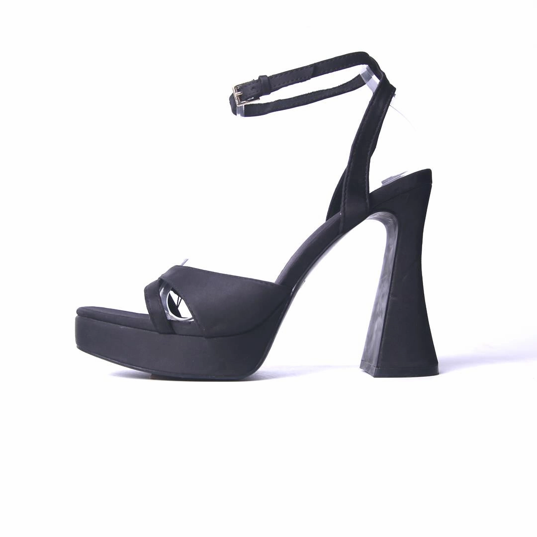 Pregnant High Heels ZARA. .