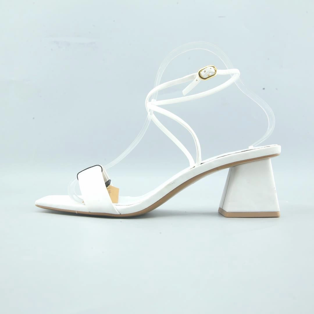 Ankle High Boots With Heels ZARA. .